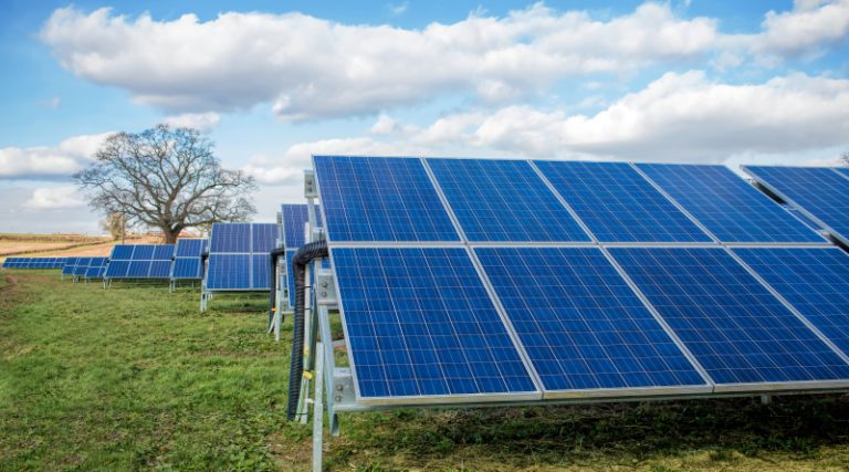 Verschiedene Lösungen für Sicherheitssysteme für Solarparks